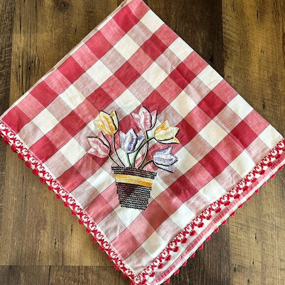 Vintage Table Cloth, Red White Tablecloth Vintage Table Linen Square Tablecloth - Picture 1 of 5